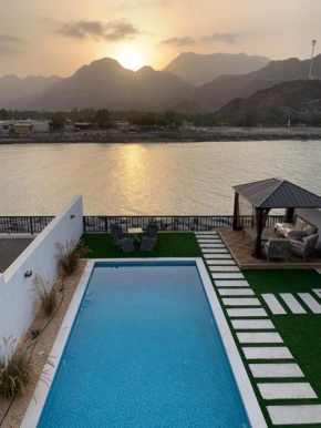 Great Escape for family and friends 4BR Villa with Private Pool and Sea View